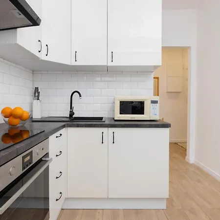Beautiful & Comfortable Spacious In By Renters Apartment