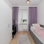 Apartment Beautiful & Comfortable Spacious In By Renters